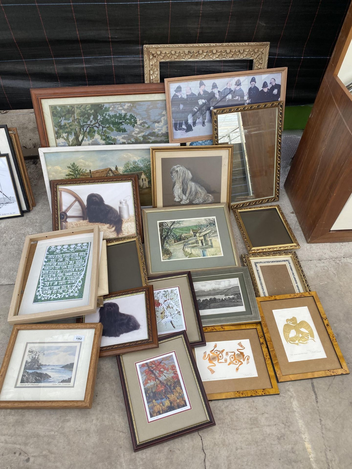 A LARGE QUANTITY OF FRAMED PRINTS AND PICTURES