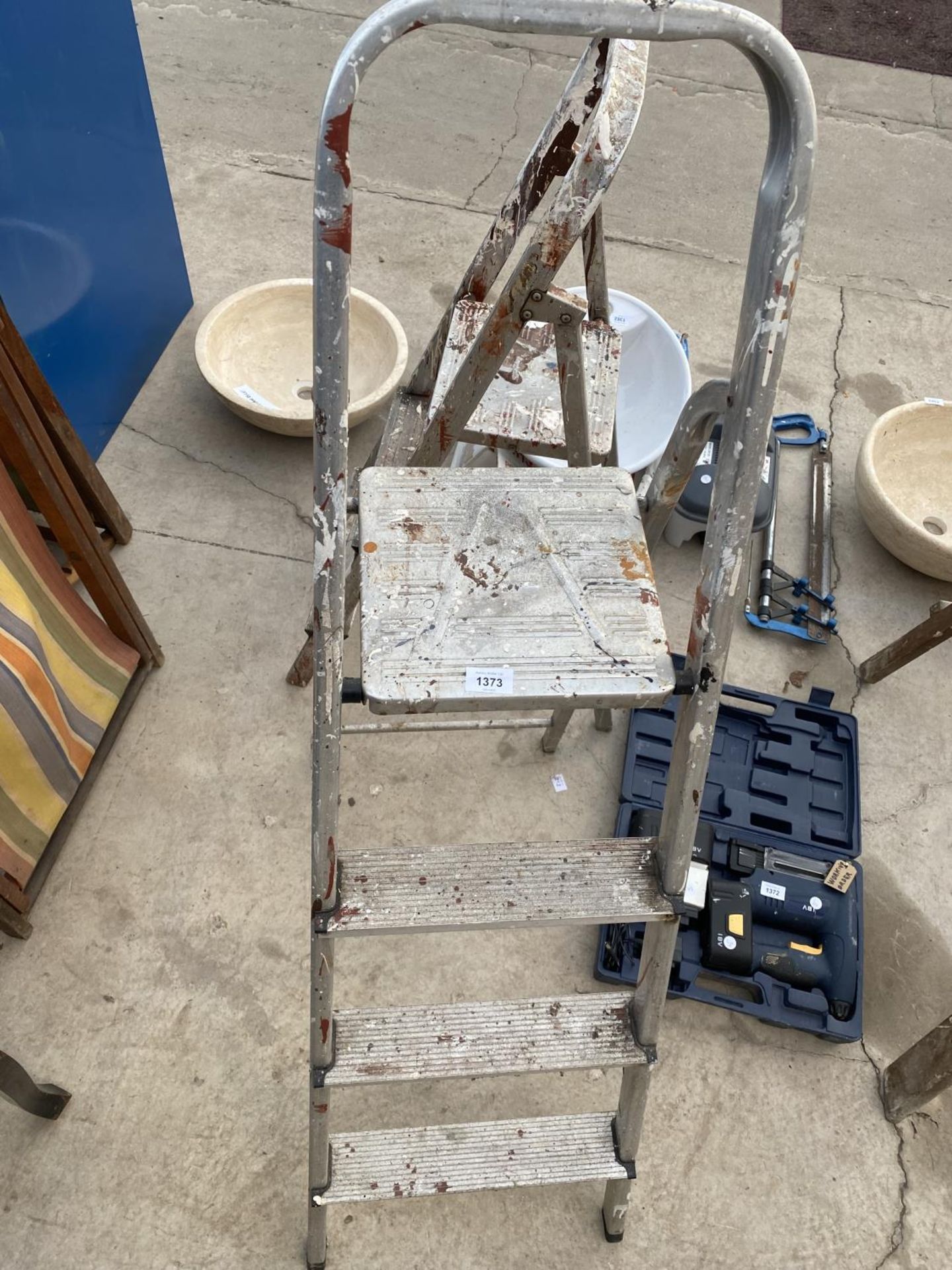 A THREE RUNG ALLUMINIUM STEP LADDER AND A FURTHER TWO RUNG STEP LADDER - Image 2 of 3