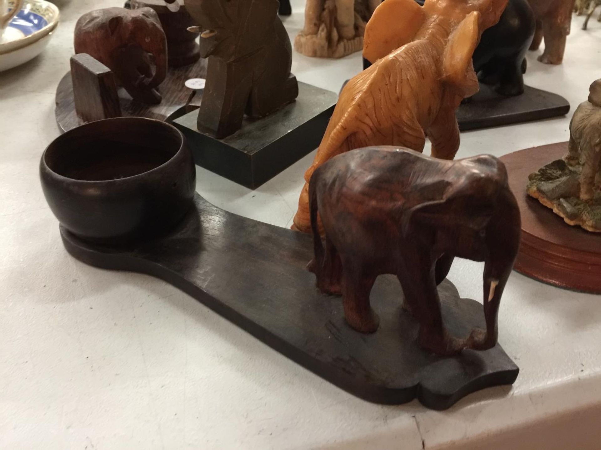 A QUANTITY OF ELEPHANTS TO INCLUDE TREEN EXAMPLES, A LEONARDO COLLECTION 'AFRICAN ELEPHANTS', ETC - Image 3 of 6