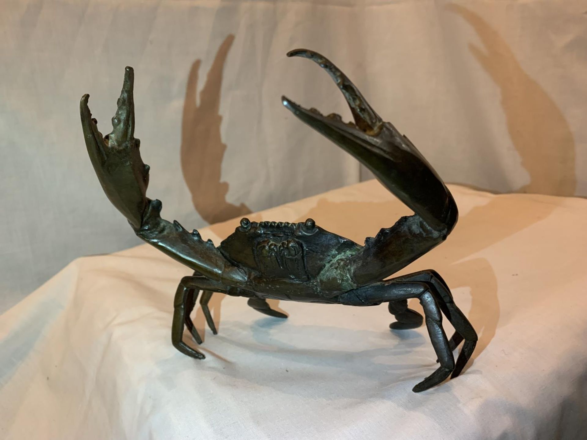 A POSSIBLY BRONZE RAISED CRAB ORNAMENT, ARM A/F - Image 3 of 4