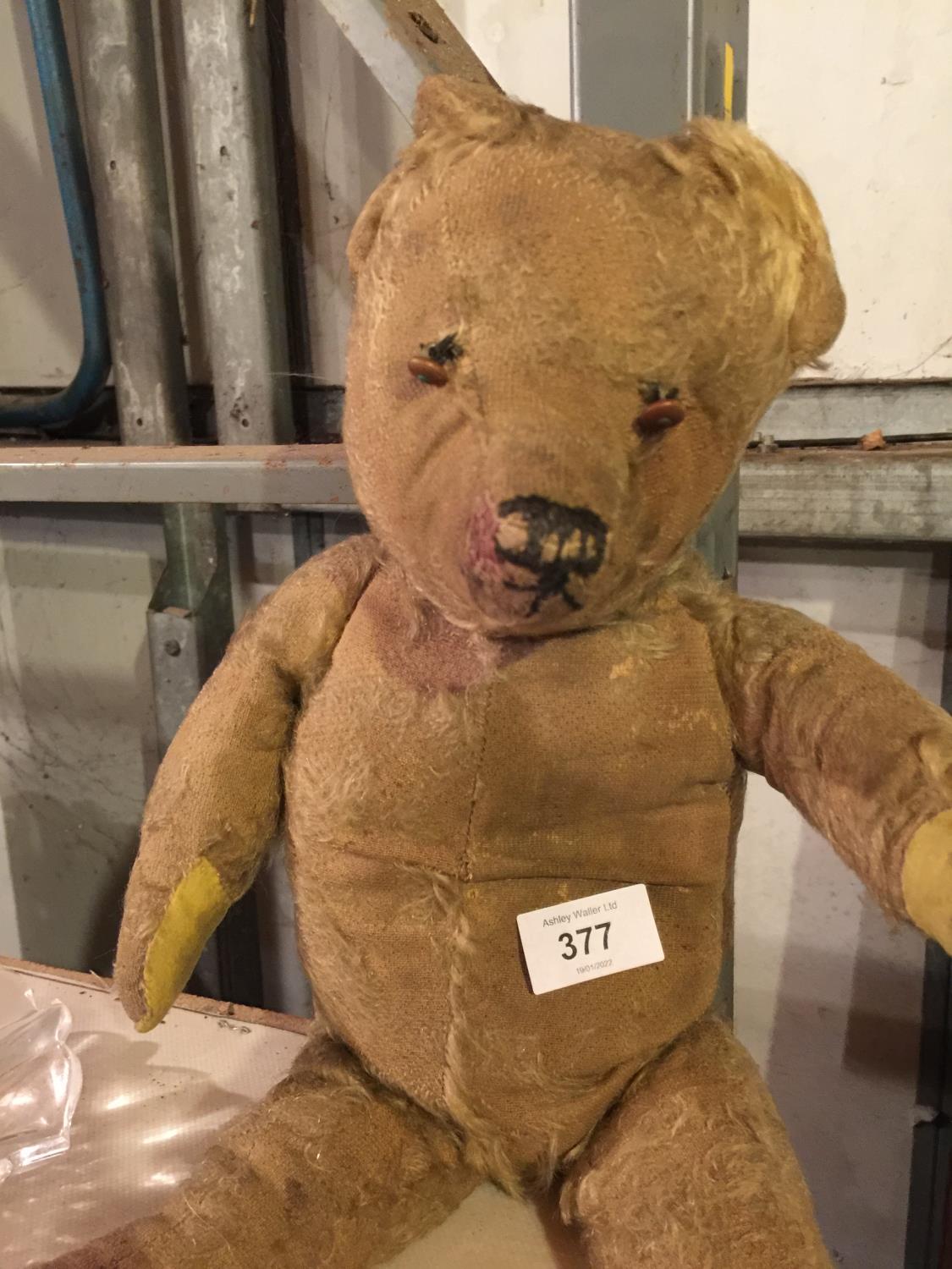 A VINTAGE TEDDY BEAR - Bild 2 aus 3