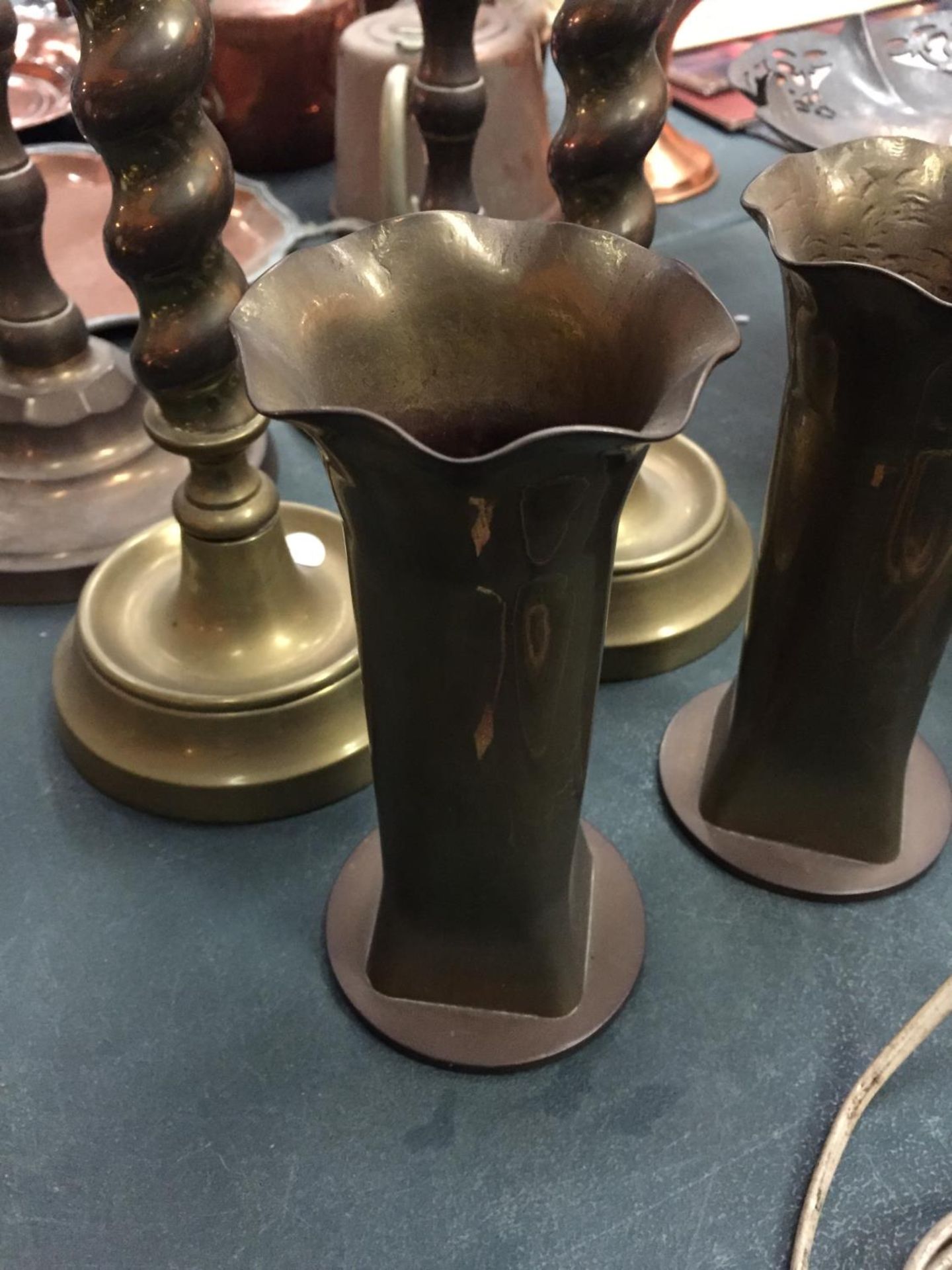 A PAIR OF TRENCH ART STYLE VASES HEIGHT 17CM, A PAIR OF BARLEYTWIST BRASS CANDLESTICKS HEIGHT 30CM - Image 2 of 4