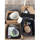 AN ASSORTMENT OF HOUSEHOLD CLEARANCE ITEMS TO INCLUDE LAMPS, ELECTRICALS AND CERAMICS ETC