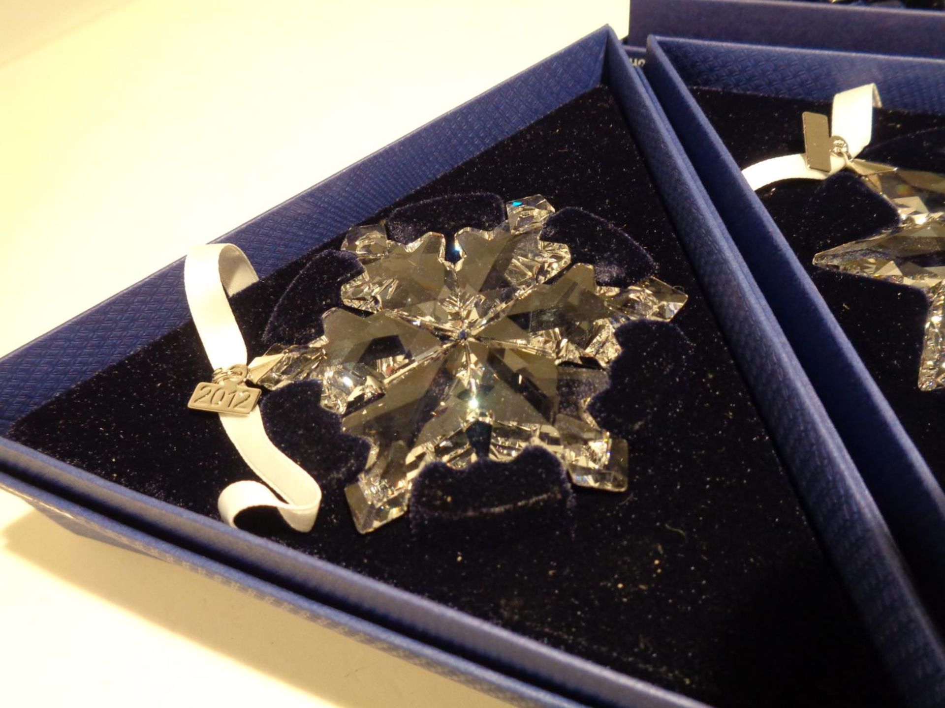 THREE SWAROVSKI ANNUAL EDITION SNOWFLAKE CHRISTMAS ORNAMENTS 2009, 2012, 2013 IN BOXES - Image 4 of 4