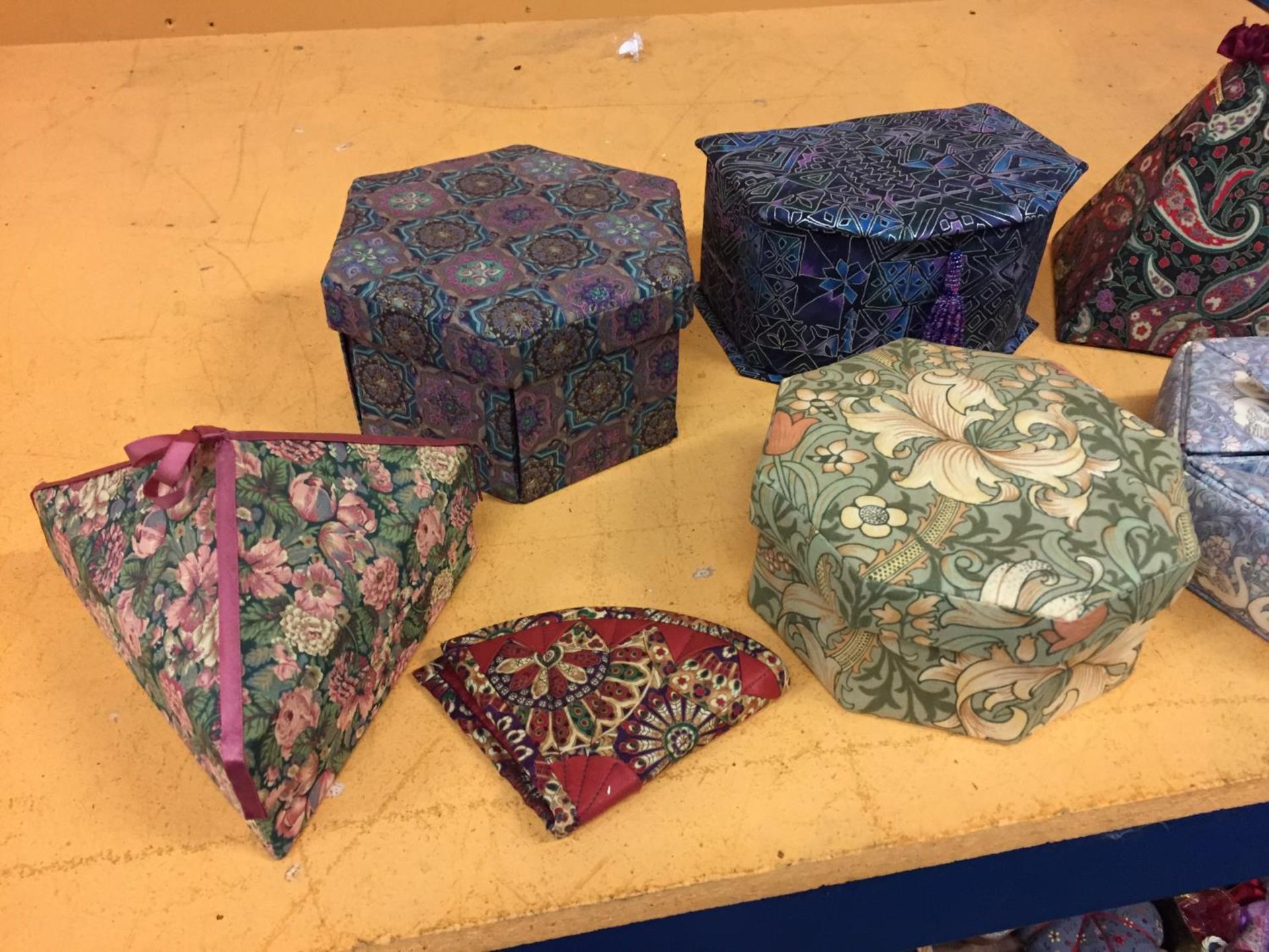 A NUMBER OF QUILTED LIDDED BOXES IN DIFFERENT FABRIC DESIGNS - Image 2 of 3