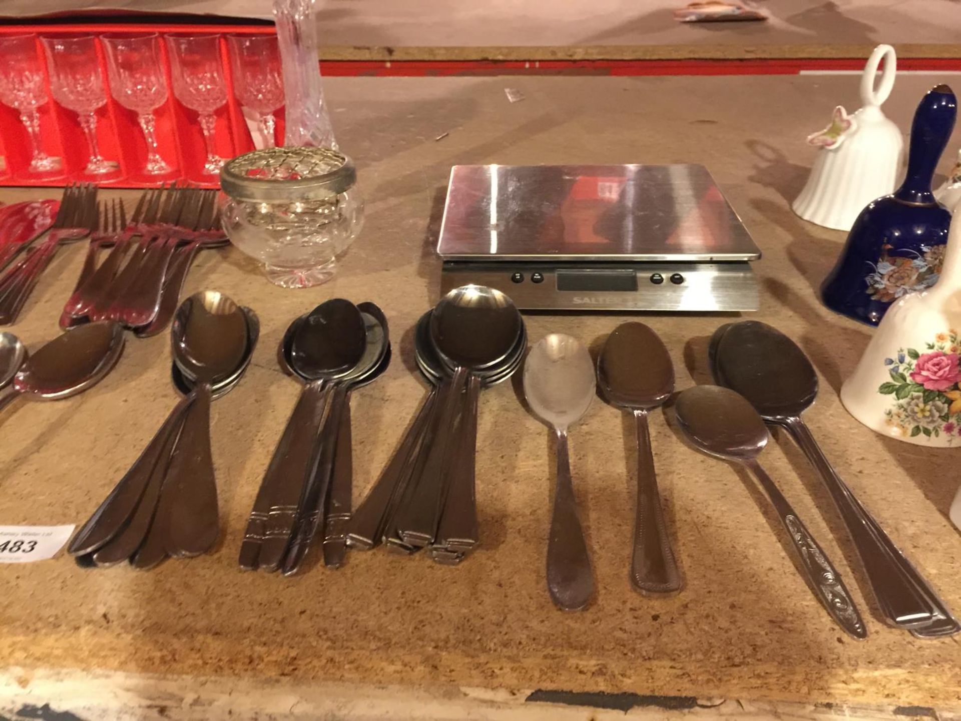A QUANTITY OF FLATWARE AND A BOX SET OF CRYSTAL D'ARQUES GLASSES, SCALES. ETC - Image 2 of 3