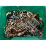 A BOX OF COSTUME JEWELLERY TO INCLUDE, NECKLACES, BRACELETS, BANGLES, ETC