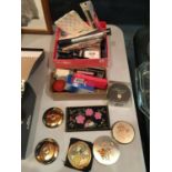 A QUANTITY OF MAKE-UP, COSMETICS AND COMPACTS TO INCLUDE STRATTON, REVLON, ALMAY, CALVIN KLEIN, ETC.