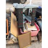 AN ASSORTMENT OF HOUSEHOLD CLEARANCE ITEMS TO INCLUDE FRAMES, GOLF CLUBS AND PROJECTOR