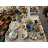 A QUANTITY OF MIXED POTTERY ITEMS TO INCLUDE, PLATES, BOWLS, VASES, RINGTONS HEXAGONAL BOWL, ETC