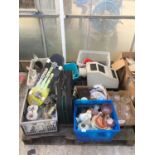 AN ASSORTMENT OF HOUSEHOLD CLEARANCE ITEMS TO INCLUDE A PROJECTOR, GLASS WARE AND A SKATEBOARD ETC