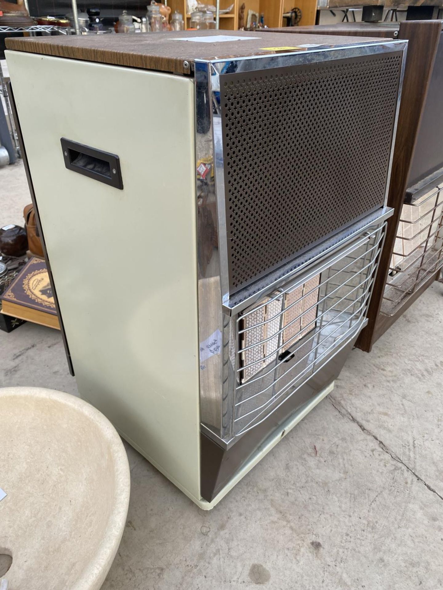 A GAS HEATER - Image 2 of 2