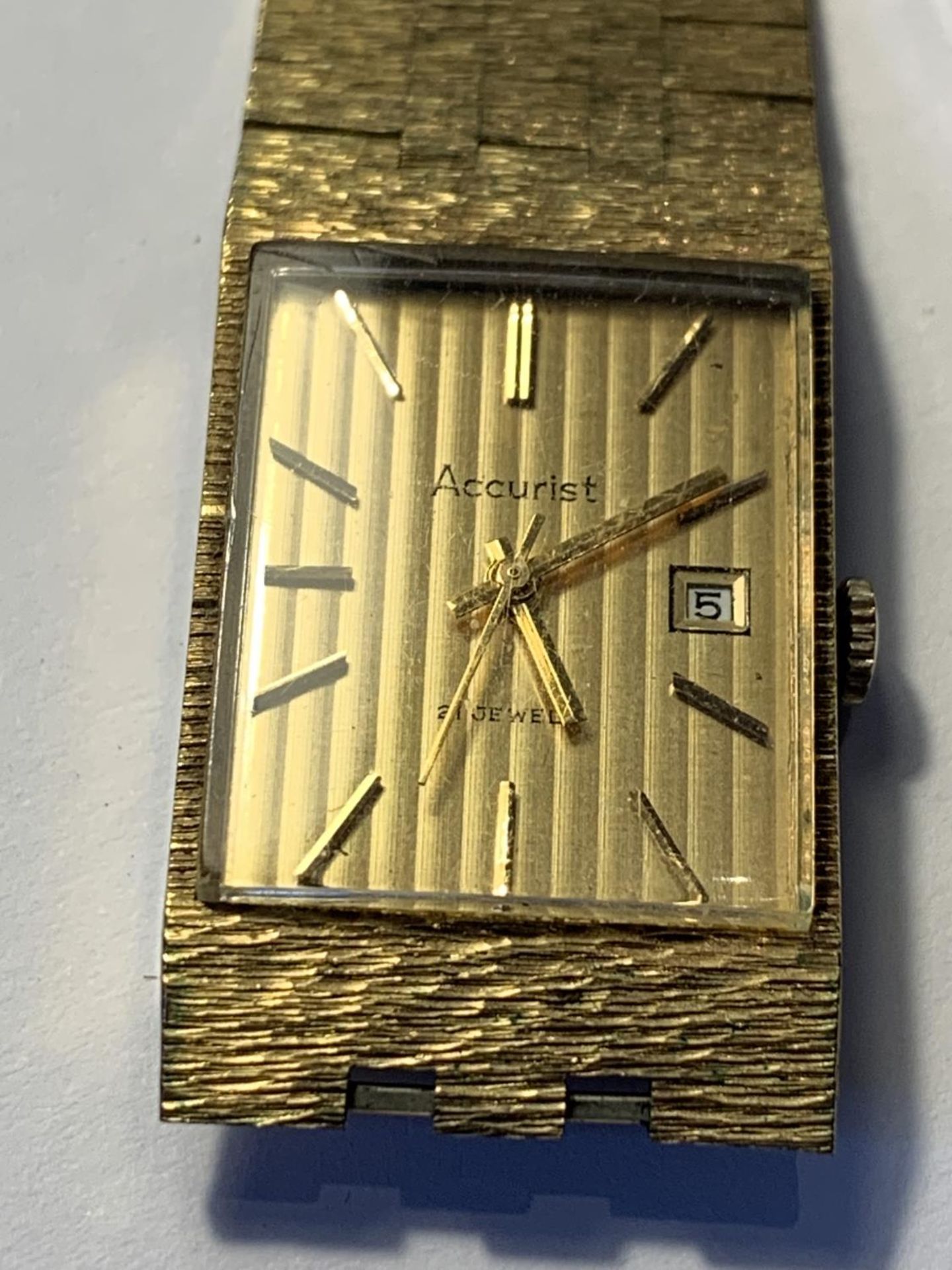 THREE VINTGE WRIST WATCHES TO INCUDE A THUSSY, MONTINE AND ACCURIST (A/F) - Image 2 of 4