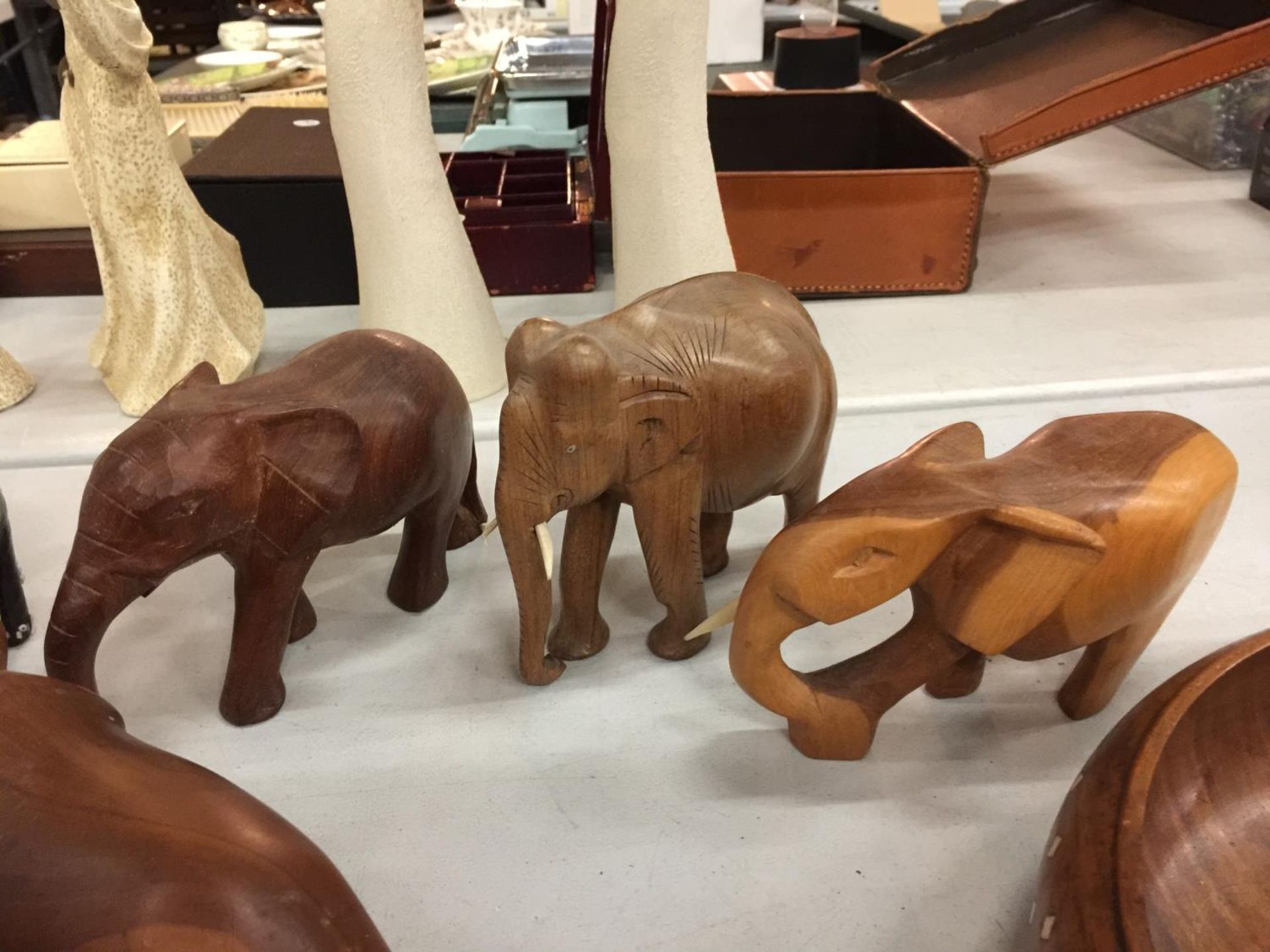 A LARGE QUANTITY OF MAINLY WOODEN ELEPHANTS - Image 10 of 10