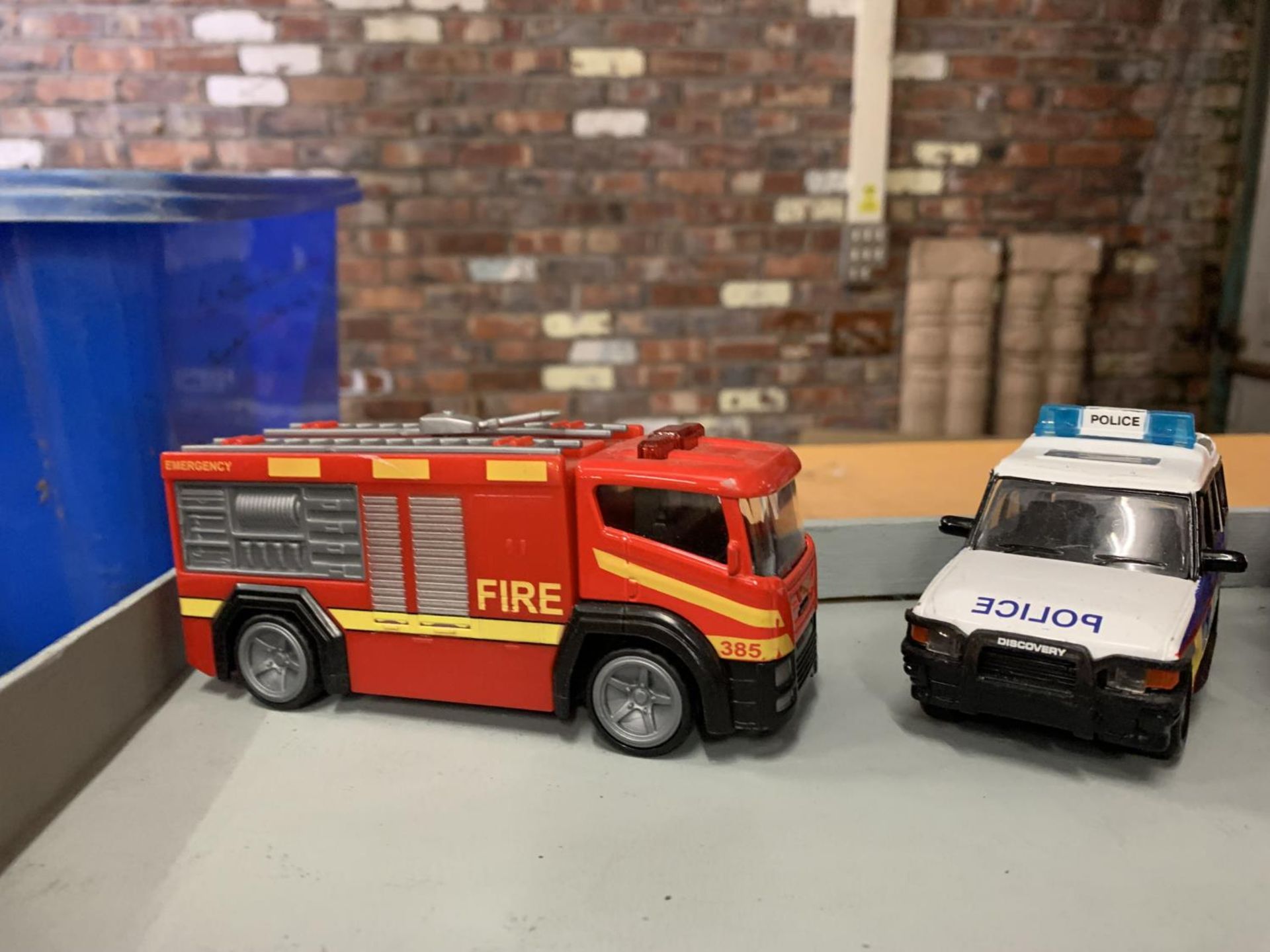 A WOODEN FIRE STATION WITH NINE VEHICLES - Image 5 of 5
