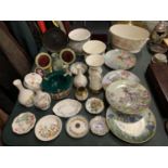 A SELECTION OF CERAMICS TO INCLUDE AYNSLEY, WEDGWOOD AND HEINRICH GERMANY