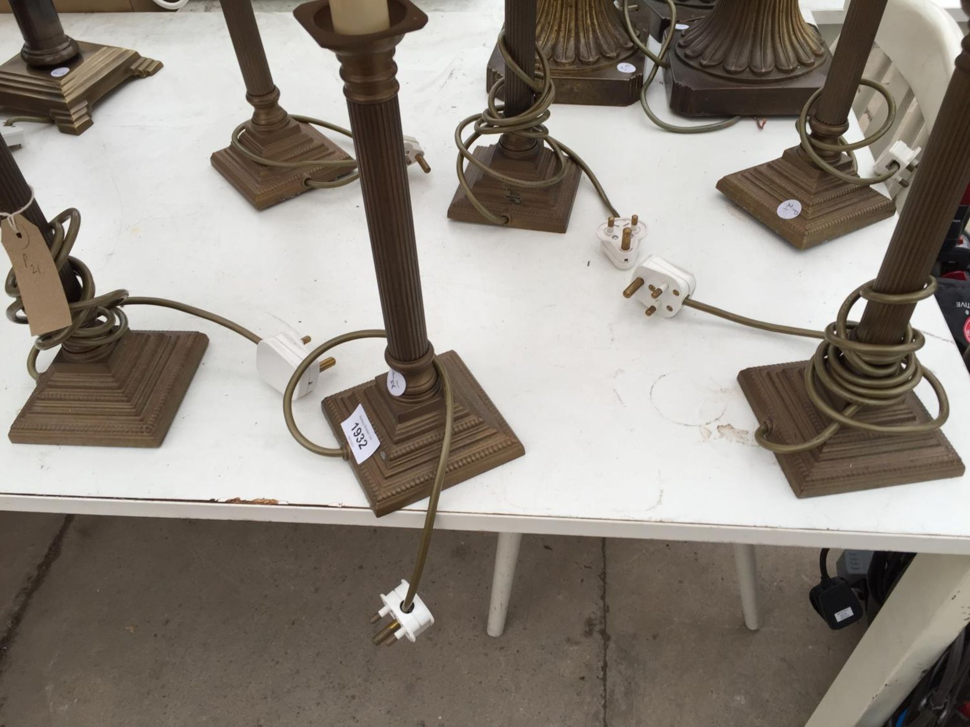 SIX MATCHING BRASS TABLE LAMPS WITH SHADES - Image 2 of 3
