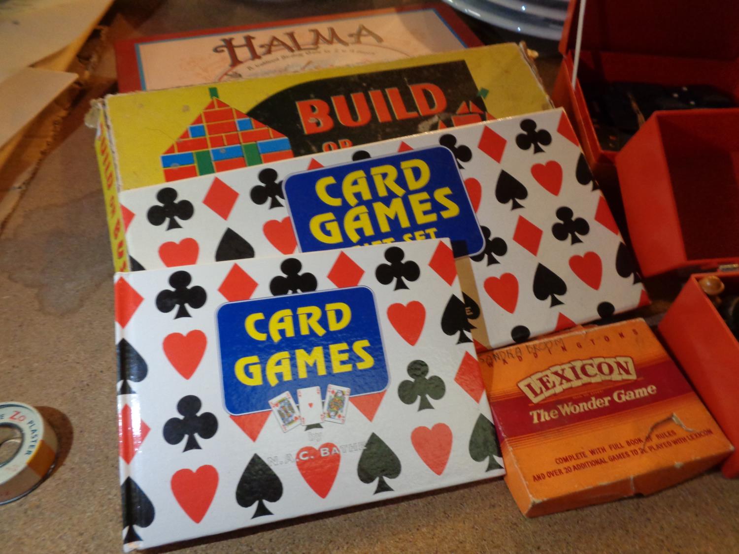 VARIOUS VINTAGE GAMES TO INCLUDE HALMA, CARD GAMES ETC - Bild 2 aus 3