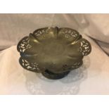 A PEWTER ARTS AND CRAFTS STYLE CAKE STAND. HEIGHT 12CM