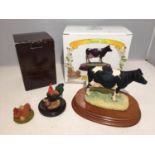 A COUNTRY ARTISTS BOXED MINIATURE COCKREL AND HENS AND A BOXED LEONARDO FREISAN COW (EAR A/F)