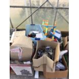 AN ASSORTMENT OF HOUSEHOLD CLEARANCE ITEMS TO INCLUDE CHILDRENS TOYS, BOOKS AND TINS ETC
