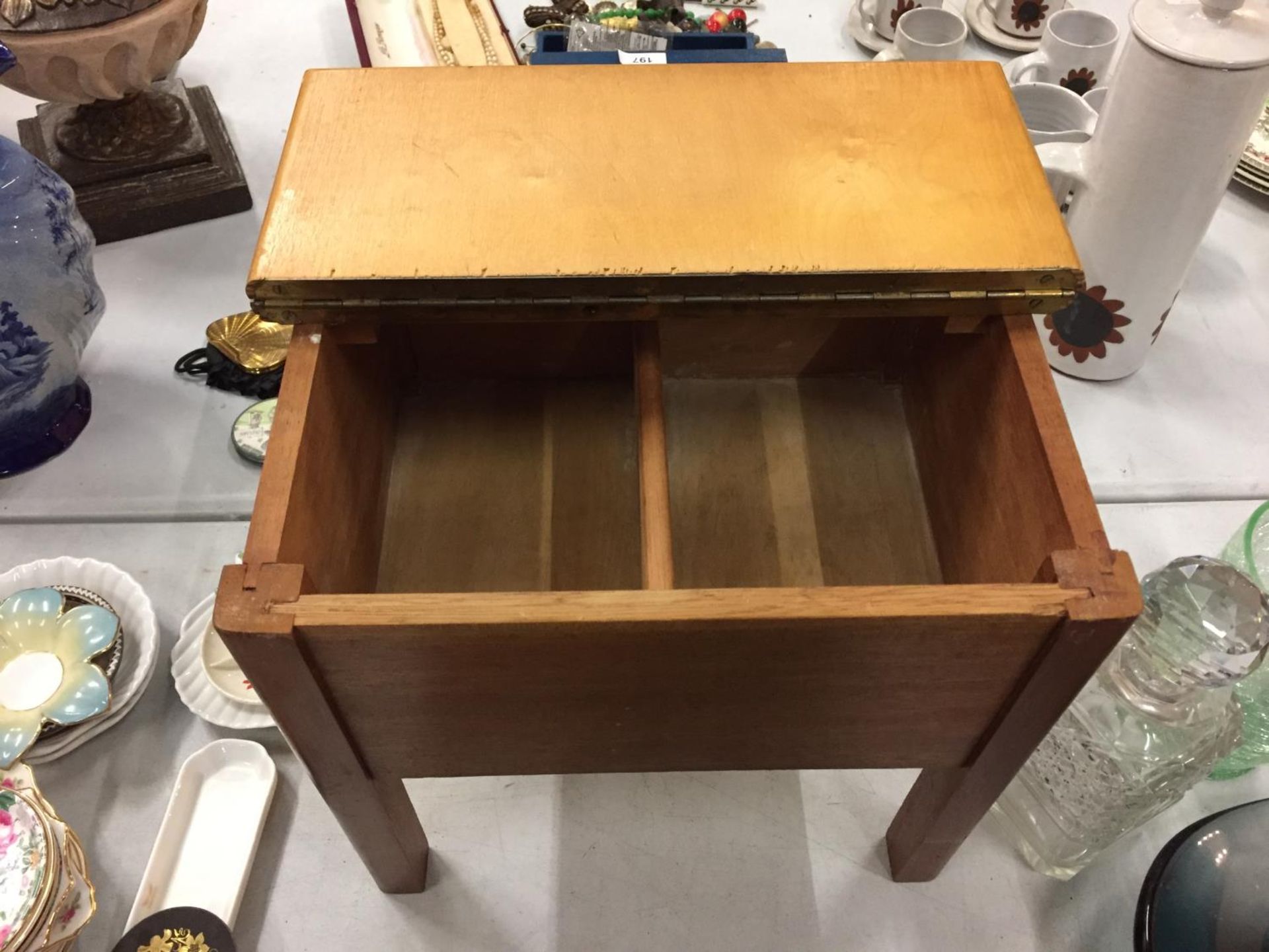 A WOODEN SEWING STOOL/BOX WITH HALF HINGED LID - Image 2 of 2