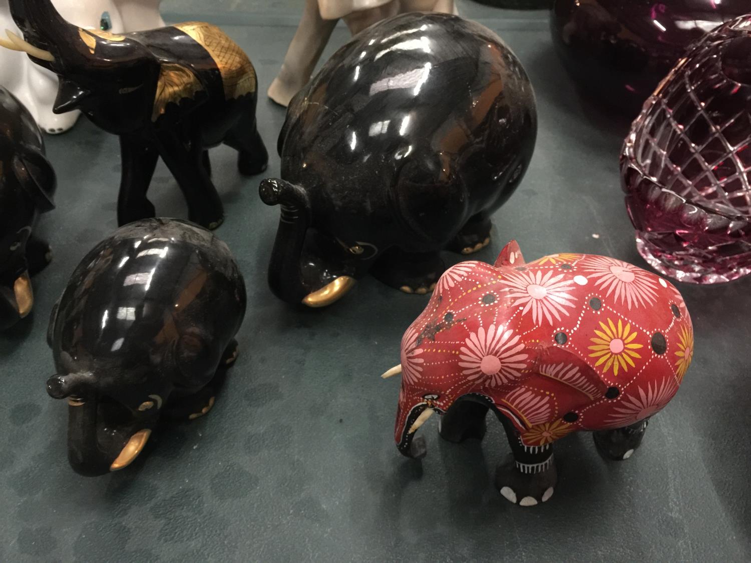 A QUANTITY OF ELEPHANTS TO INCLUDE DUMBO, BLACK AND GOLD, FLORAL DECORATED, ETC - Image 3 of 5