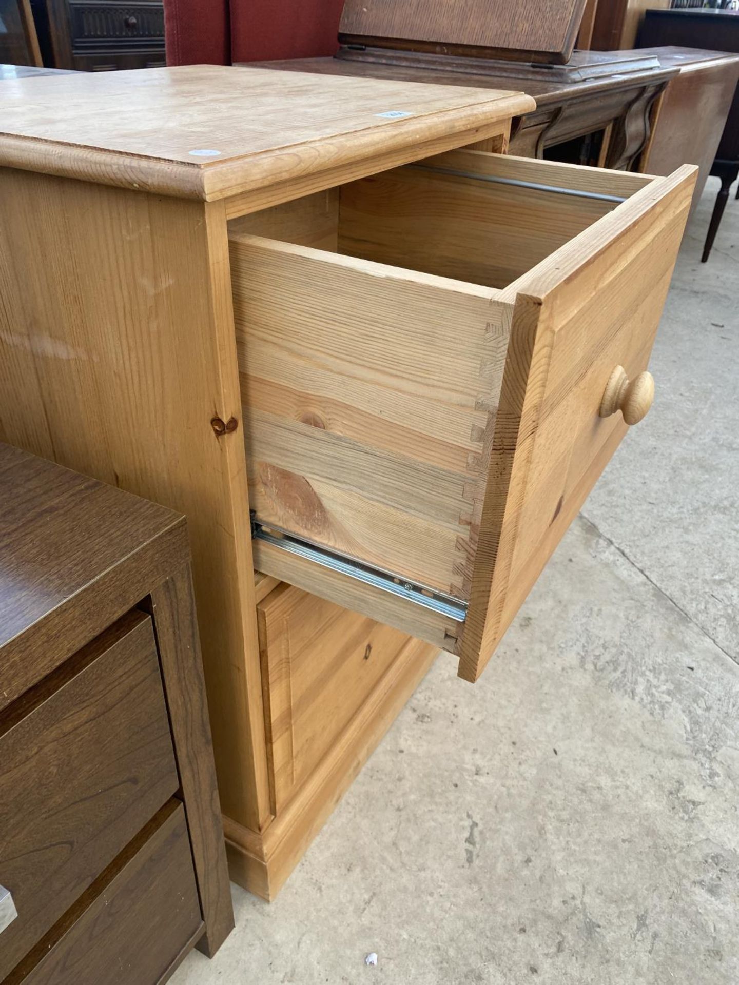 A MODERN PINE TWO DRAWER FILING CABINET - Image 2 of 3