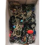 A BOX OF COSTUME JEWELLERY TO INCLUDE, BEADS, BANGLES, RINGS, ETC