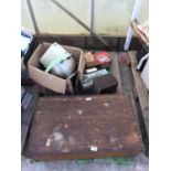 AN ASSORTMENT OF HOUSEHOLD CLEARANCE ITEMS TO INCLUDE SPEAKERS, VINTAGE TINS AND A TREAVEL TRUNK ETC