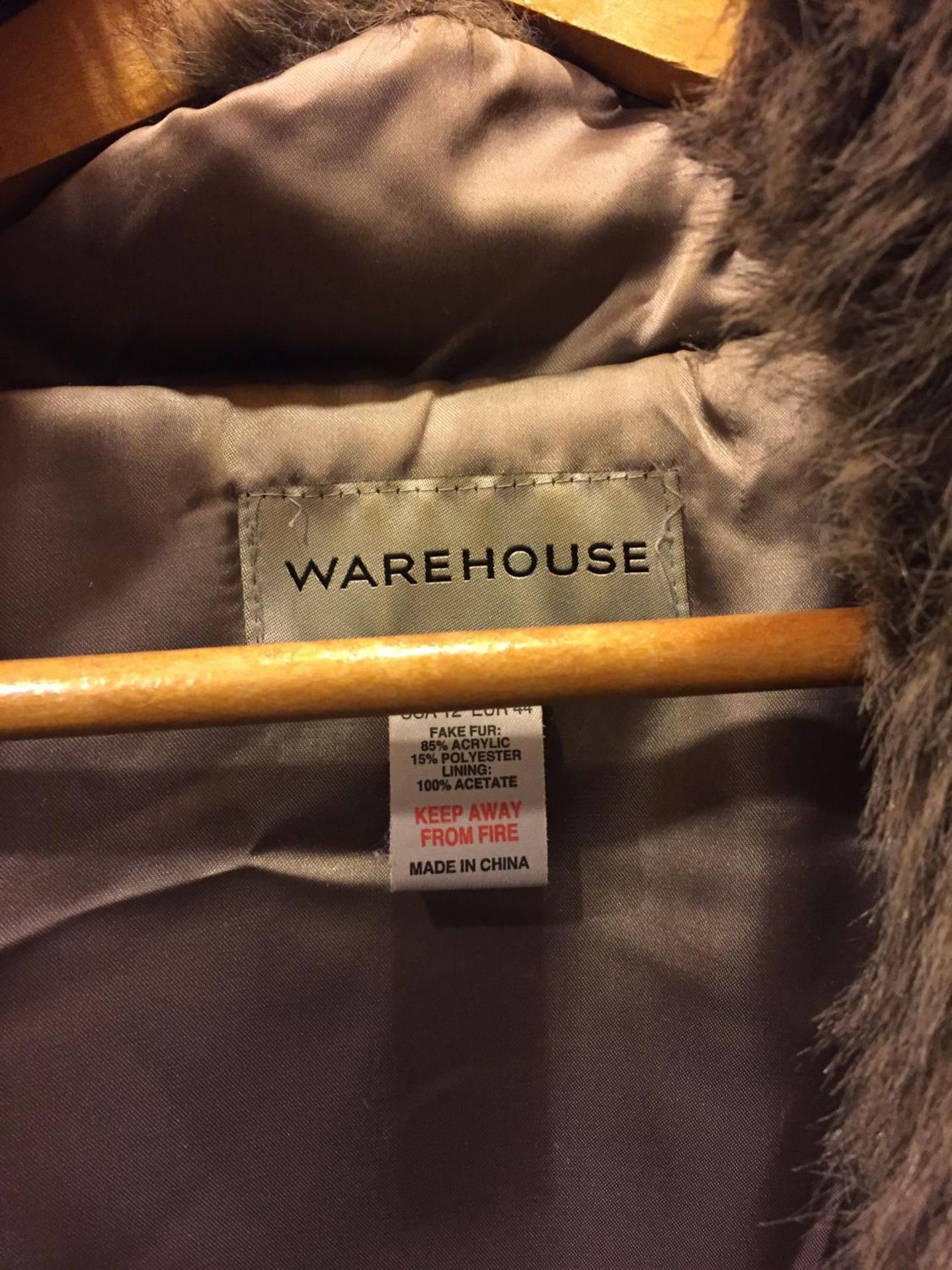 A LADIES LAKELAND COAT SIZE 14 AND A WAREHOUSE FAUX FUR GILET IN A SIZE 16 - Image 3 of 5