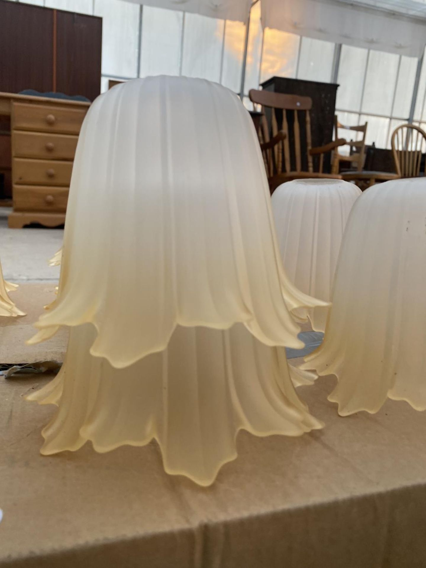 A COLLECTION OF GLASS LIGHT SHADES - Image 3 of 3