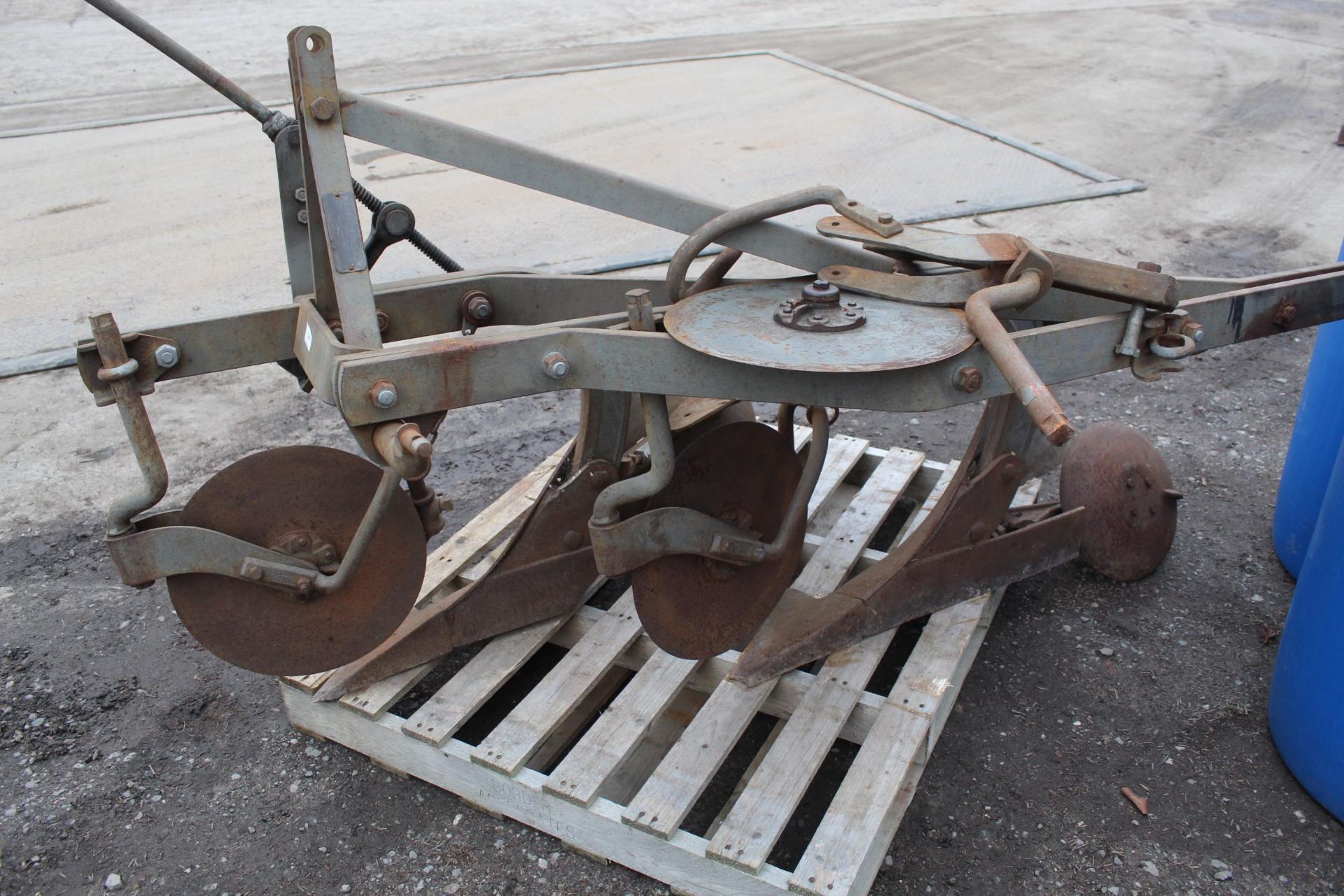 FERGUSON 2 FURROW PLOUGH NO VAT - Image 2 of 2