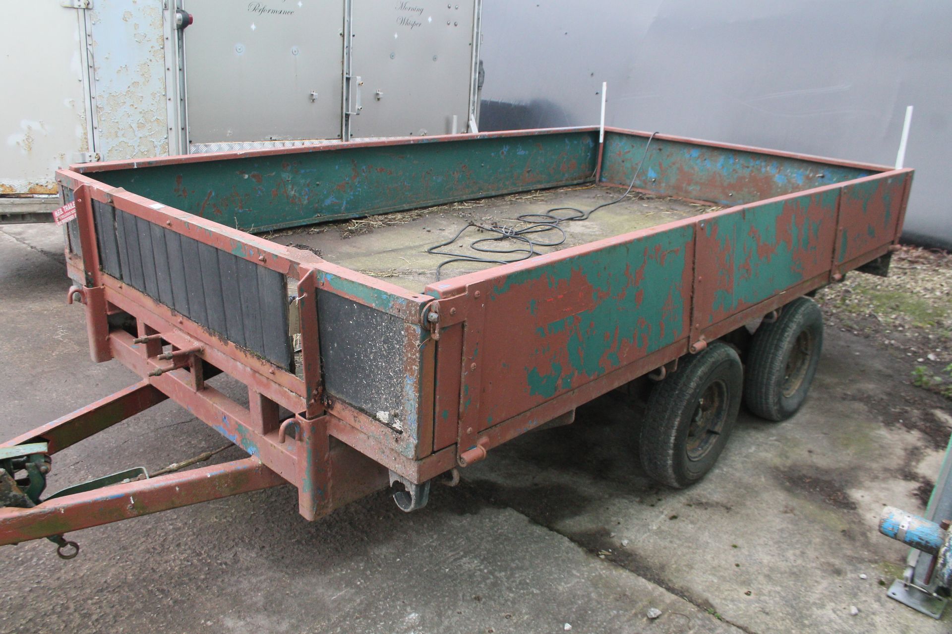 TWIN AXLE FLAT TRAILER NO VAT - Image 5 of 6