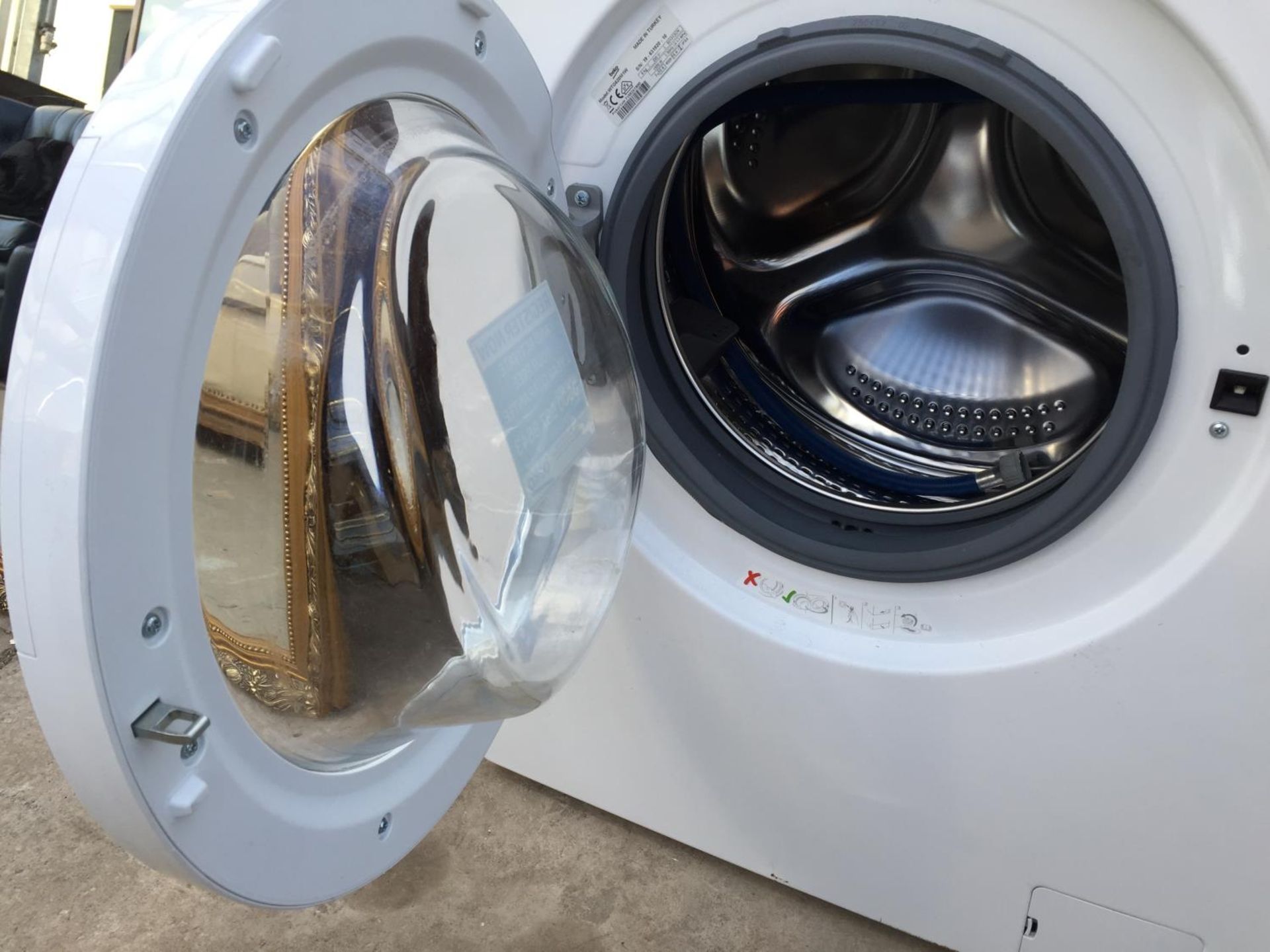 A WHITE BEKO 6KG WASHING MACHINE - Image 2 of 4