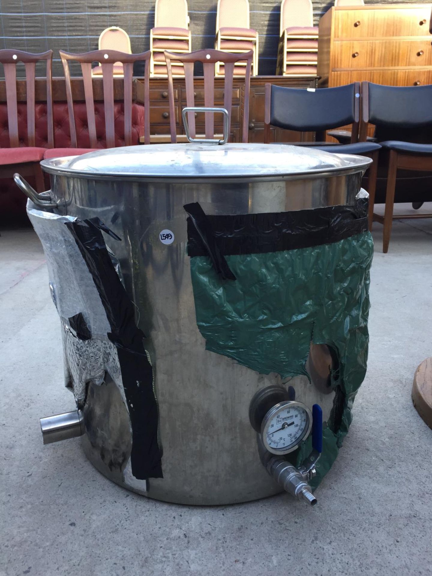 A LARGE STAINLESS STEEL COOKING POT - Image 2 of 6