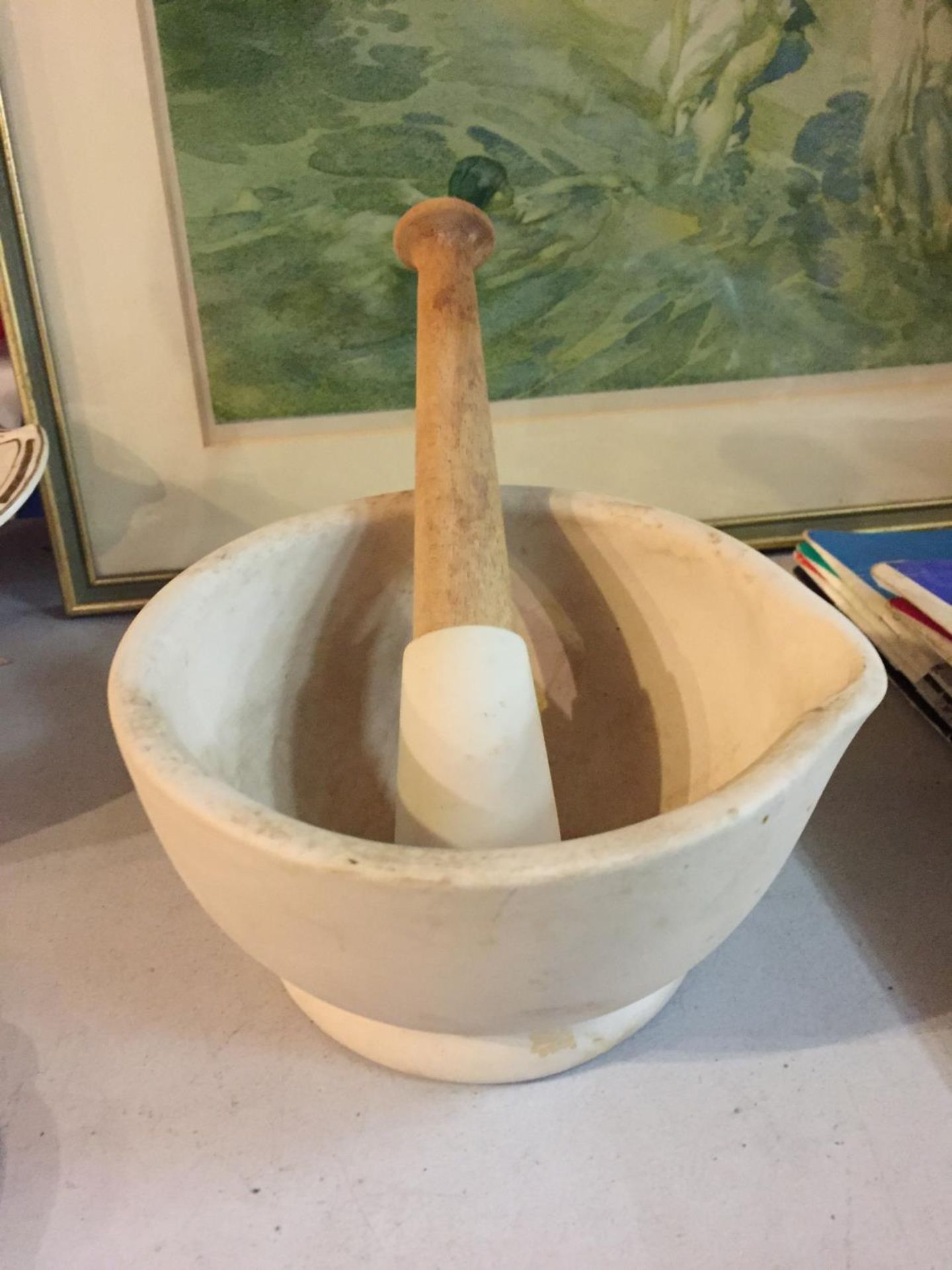 AN ANTIQUE MILTON AND BROOK APOTHECARY ACID PROOF PESTLE AND MORTAR. MADE IN ENGLAND - Image 2 of 6