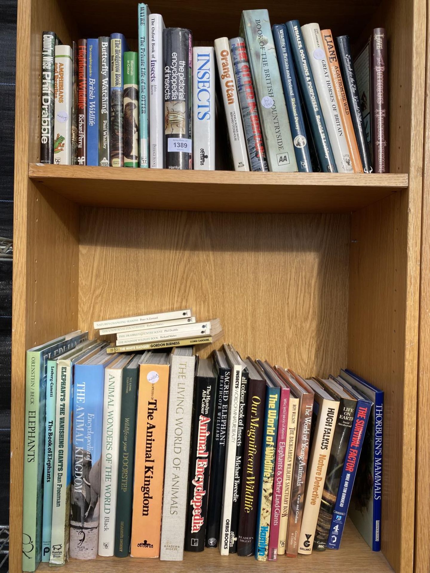 AN ASSORTMENT OF WILDLIFE AND NATURE BOOKS