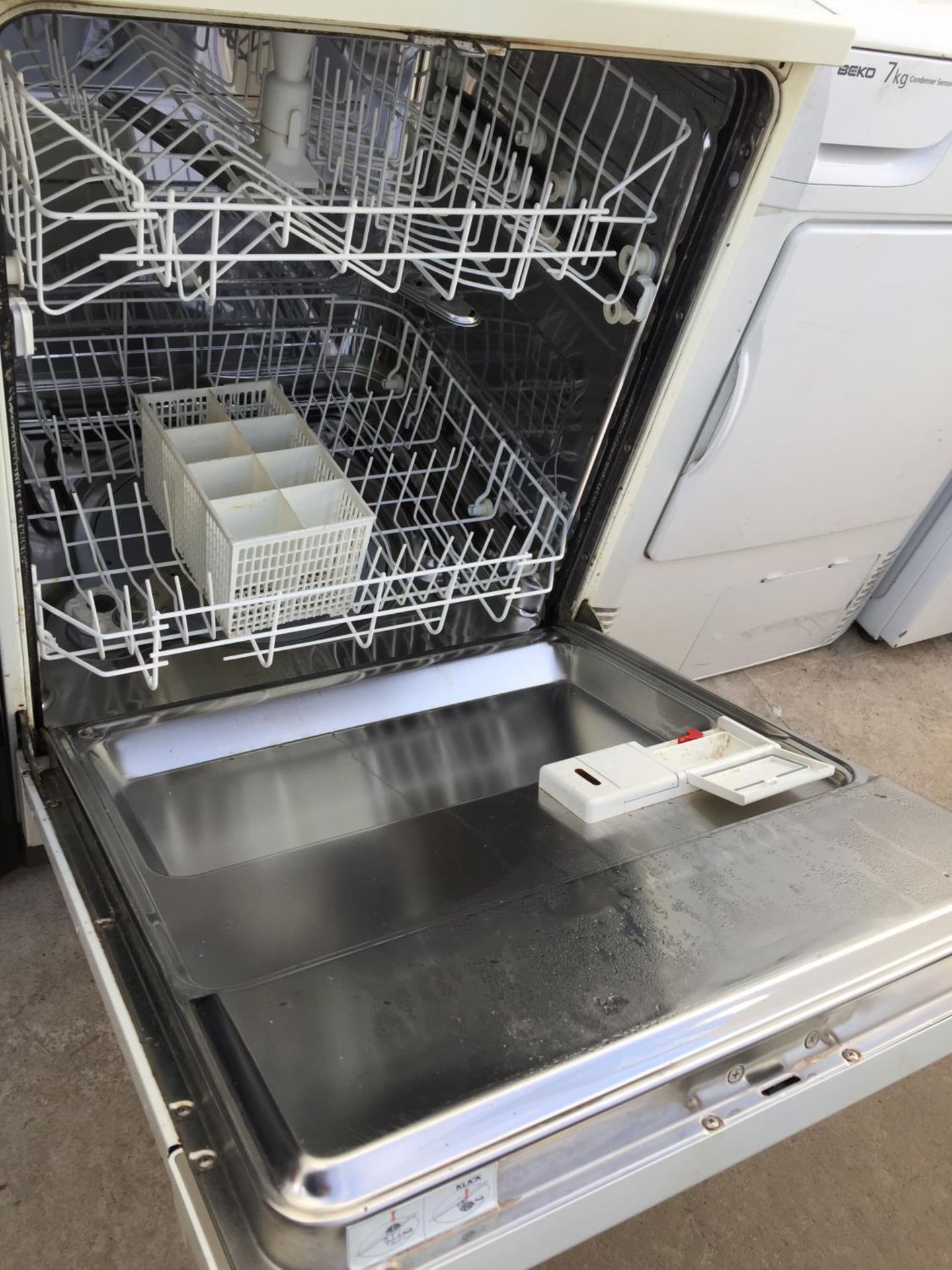 A WHITE ZANUSSI DISH WASHER - Image 3 of 3