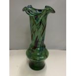 A MURANO STYLE GREEN GLASS VASE WITH FLUTED TOP HEIGHT 33CM