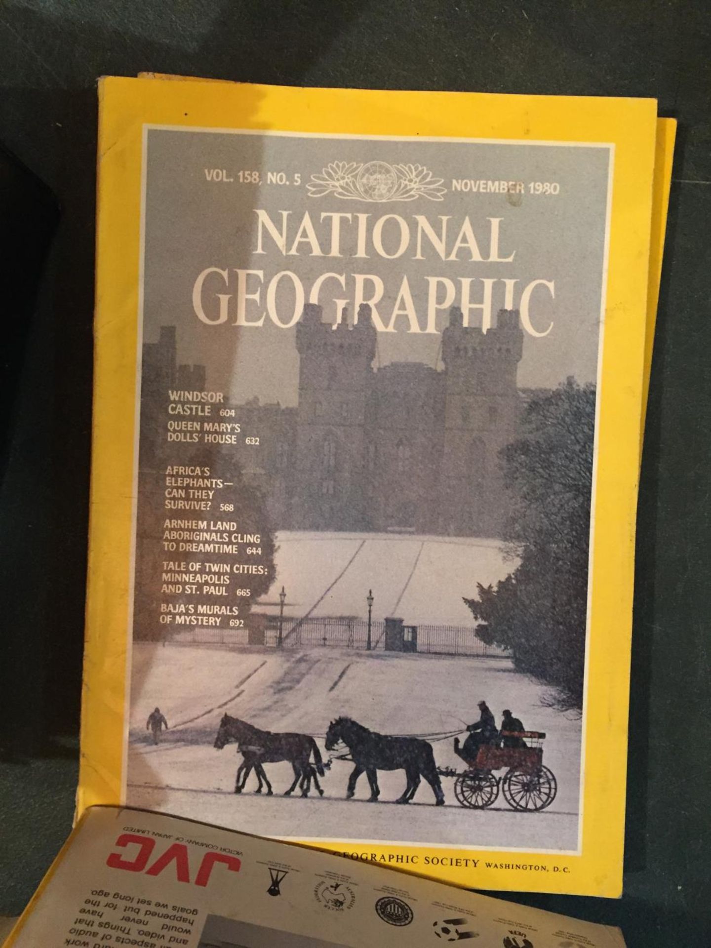 TWENTY EIGHT NATIONAL GEOGRAPHIC MAGAZINES 1980-2013 - Image 3 of 4