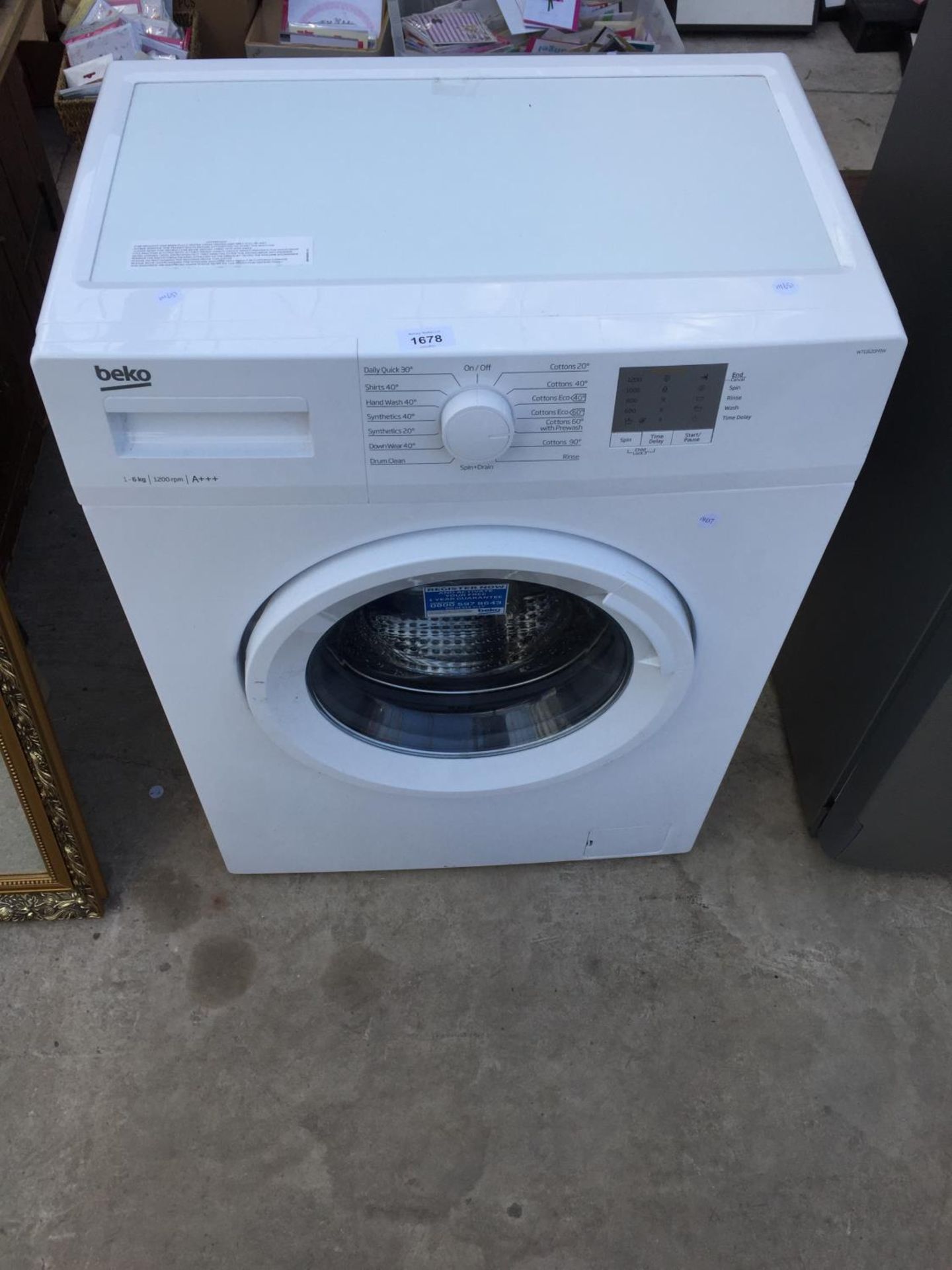 A WHITE BEKO 6KG WASHING MACHINE