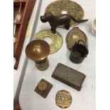 A QUANTITY OF BRASS ITEMS TO INCLUDE PLAQUES, POST BOX MONEY BOX, DOG NUTCRACKERS, ETC