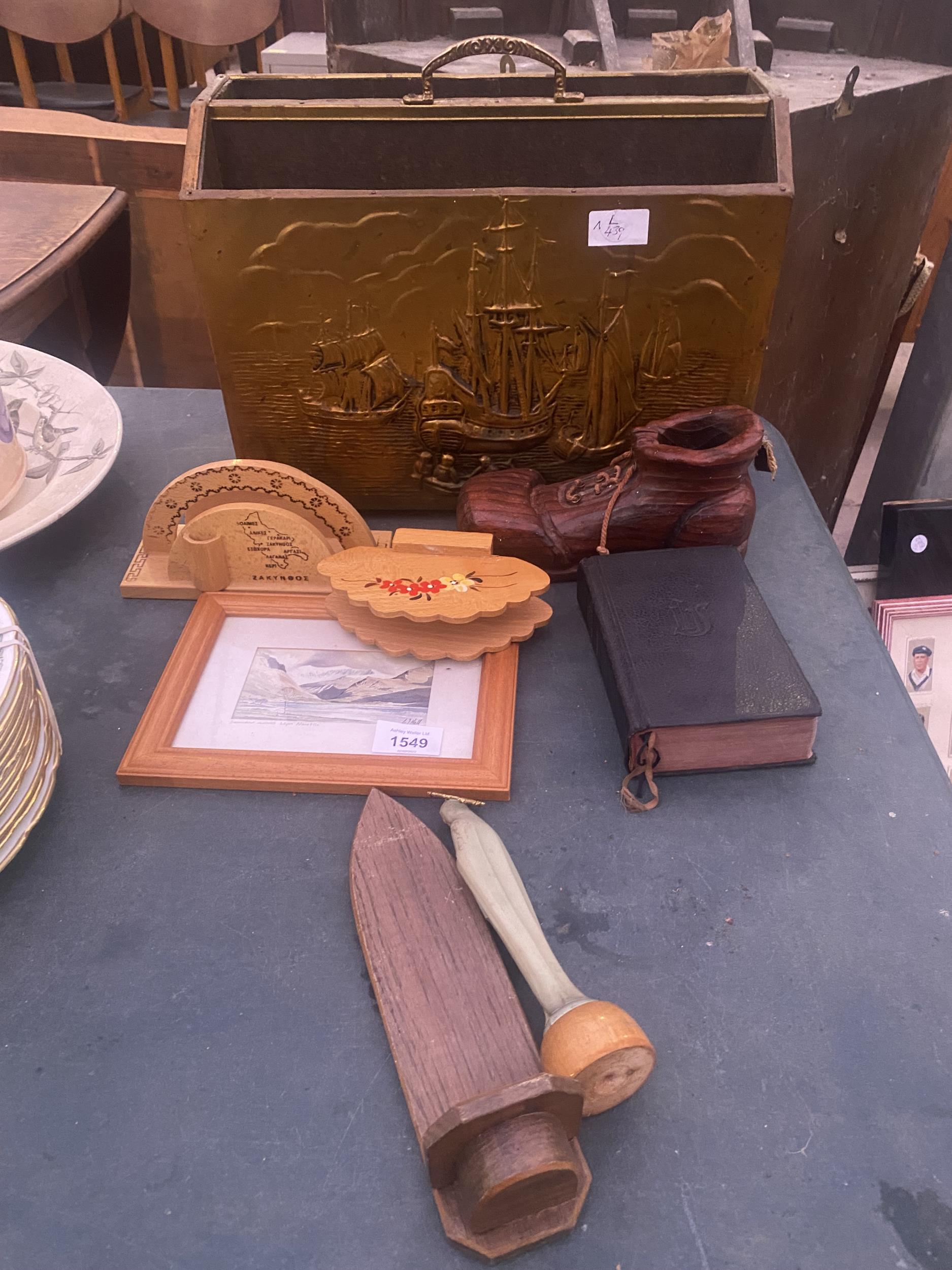 AN ASSORTMENT OF ITEMS TO INCLUDE A BRASS MAGAZINE RACK AND A FRAMED PRINT ETC