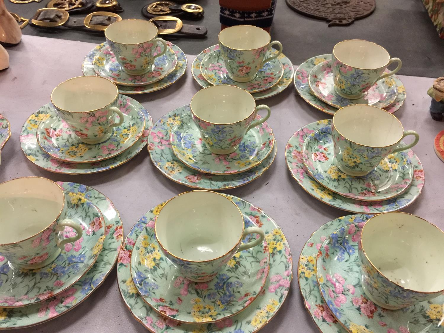 A QUANTITY OF SHELLEY 'MELODY' TEAWARE TO INCLUDE, CUPS, SAUCERS, PLATES, CREAM JUG, ETC - Image 3 of 5
