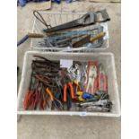AN ASSORTMENT OF TOOLS TO INCLUDE HACK SAWS, MOLE GRIPS AND PLIERS ETC