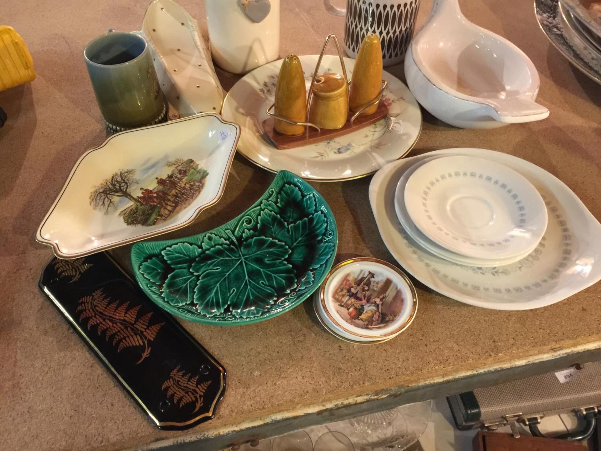 A QUANTITY OF CERAMICS TO INCLUDE, MYOTT, WEDGWOOD, BILTONS, PLATES, COFFEE POT, CONDIMENT SET, ETC - Image 2 of 3