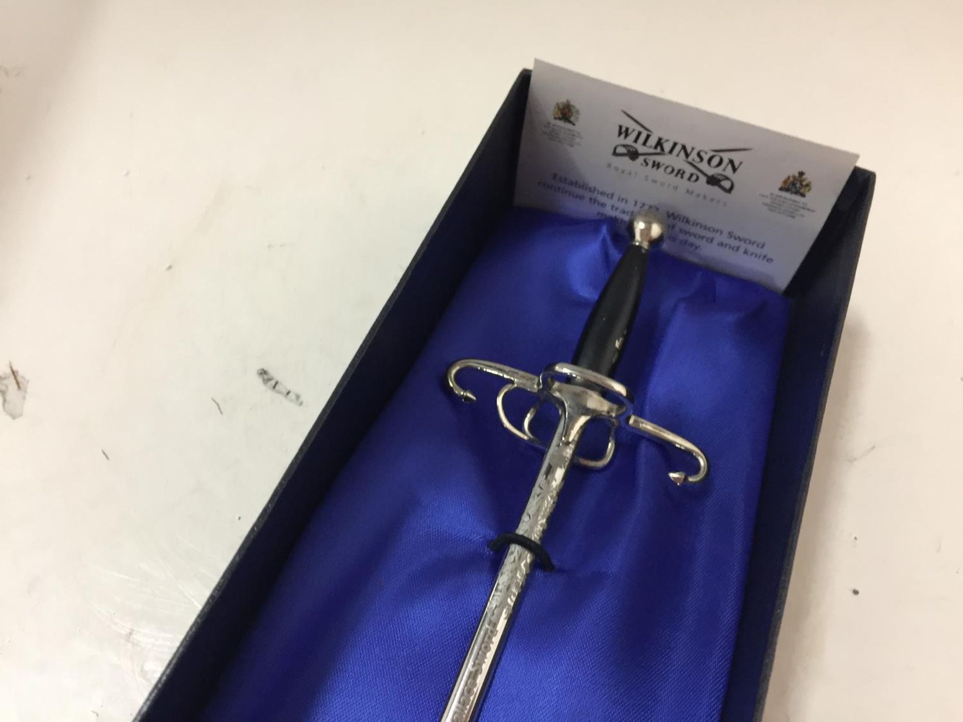 A BOXED REPLICA OF THE SIR WILLIAM WALLACE SWORD BY WILKINSON SWORD - Image 2 of 3