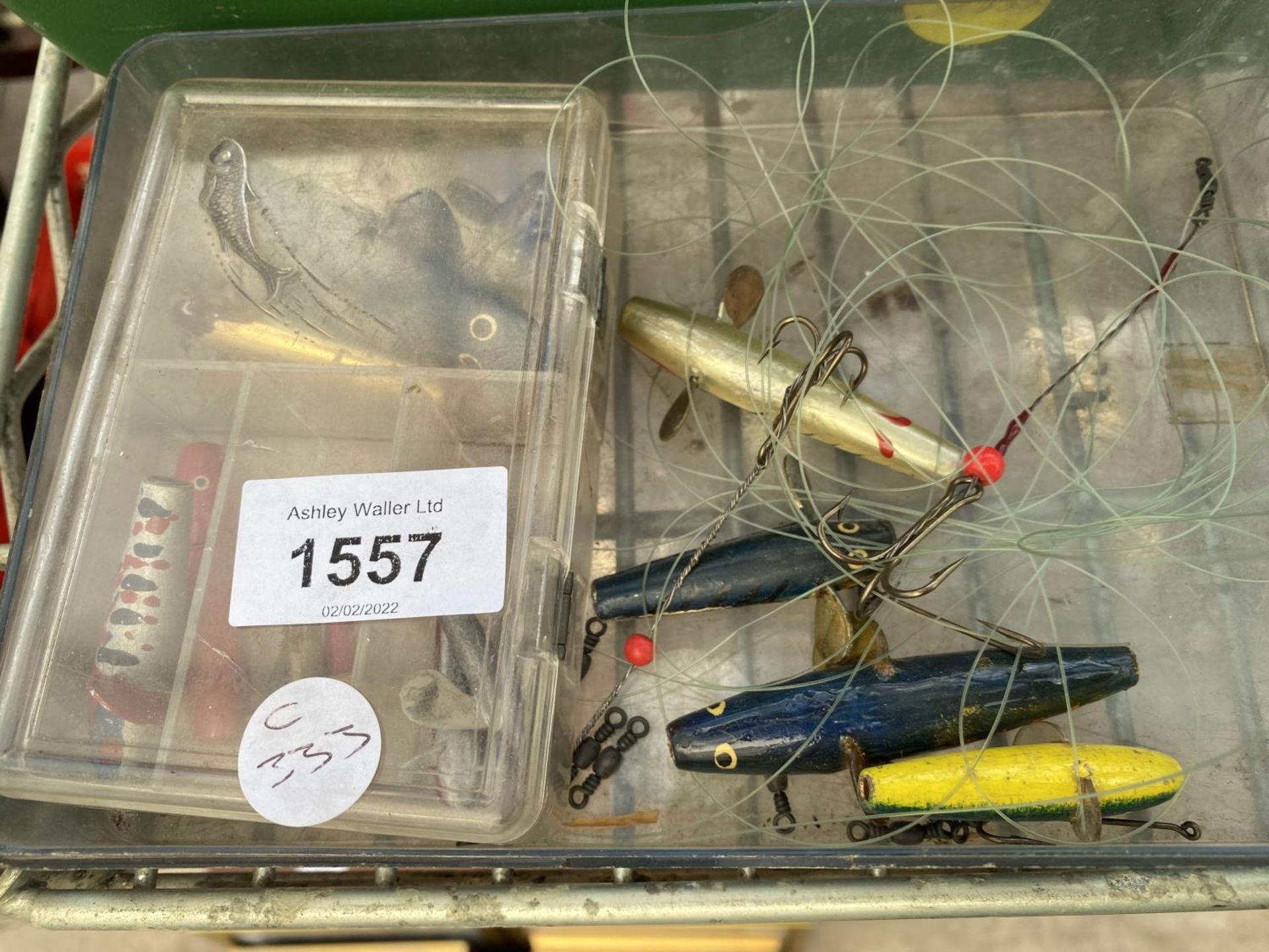 AN ASSORTMENT OF FISHING TACKLE TO INCLUDE LURES AND FLIES ETC - Image 3 of 3