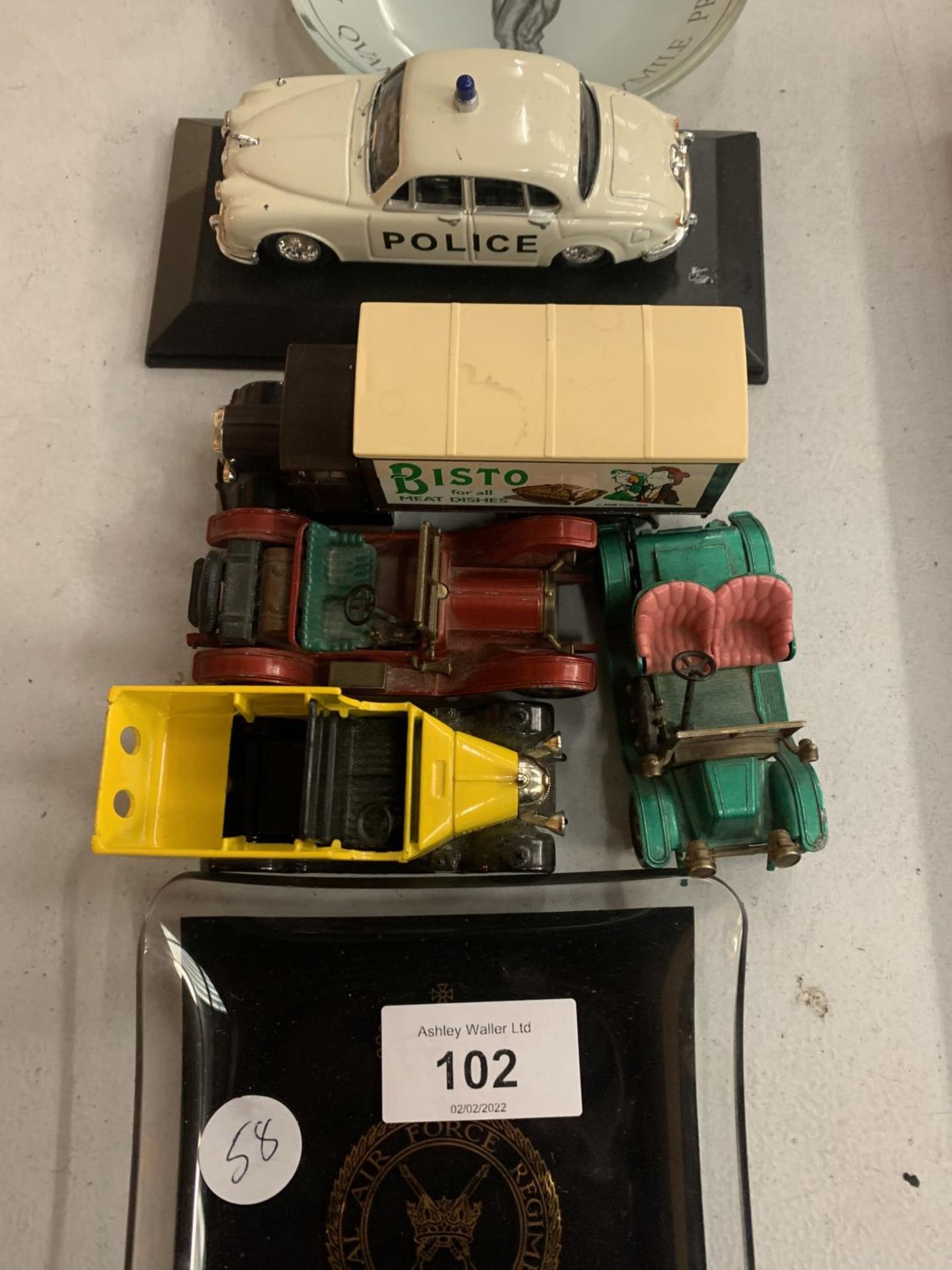 A QUANTITY OF TOY CARS TO INCLUDE, STINGRAY, AND ADVERTISING VANS - Image 3 of 4